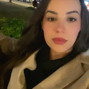 Baby-sitter com experiência no Porto