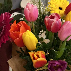 Addetta alle pulizie precisa e affidabile 