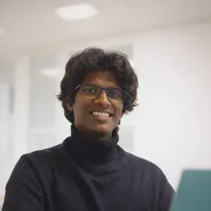 Friendly English Tutor (IELTS 8) – Speak with Confidence!