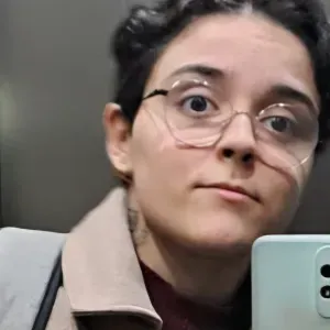 Etudiante ambivalente aide au devoirs, garde d'enfants etc 