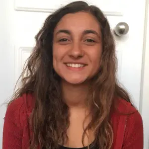 Enfermeira e Babysitter (licenciada em Educação)