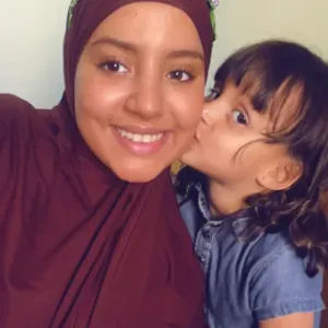 Happy baby-sitter disponible dans Paris et ces alentours.