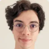 étudiant à la recherche d'un babysitting pour l'été