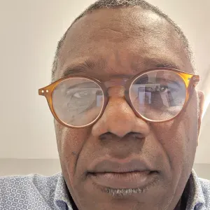 Je suis,a la recherche dun professeur de statistiques 