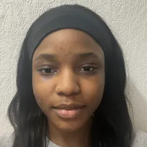 Baby-sitter avec 1 ans d'expérience 