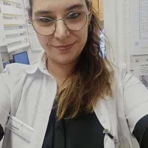 Empregada de limpeza responsável em zona da amorosa