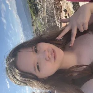 Babysitter available in Glasgow