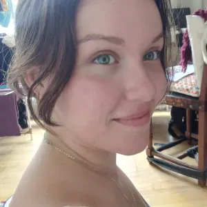 Pet-sitter estivale à Caen, & annuelle à Rennes
