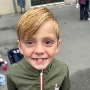 Recherche baby-sitter pour sortie d'école 