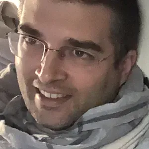 Gardien d'enfant, adulte avec esprit d'enfance !