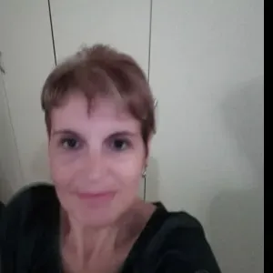 Diplomata traduttrice e interprete di lingua francese