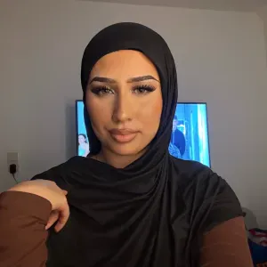 Liebevolle und erfahrene Babysitterin mit Herz