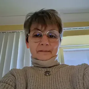 Baby siter experimentee , j habite a Namur centre 