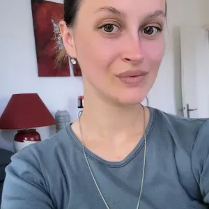 Femme de ménage très prospère et responsable 