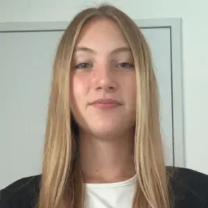 Baby-sitter pour enfants - Disponible tout juillet 2026