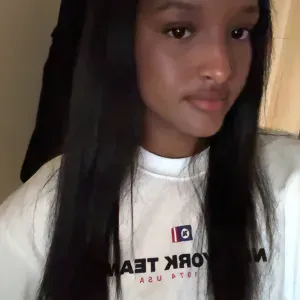 Baby-sitter qui cherche des enfants à garder 