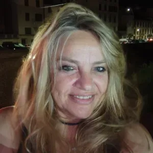 Addetta alle pulizie domestiche Dintorni di Pescia, Uzzano. 