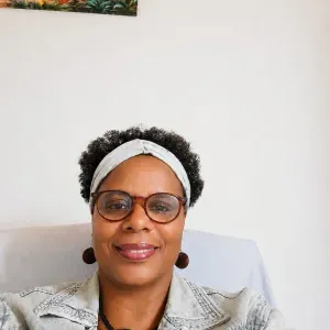 Mamie Didi à votre service avec plaisir 