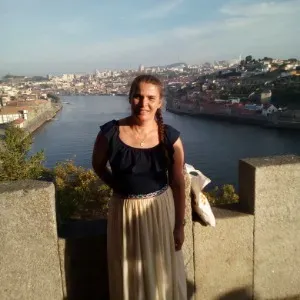 Tomo conta de crianças