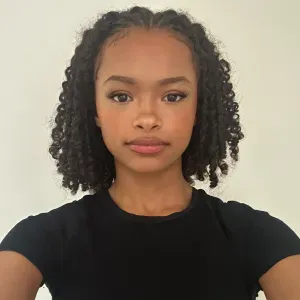 Baby-sitter compétente en banlieue parisienne ✨💗