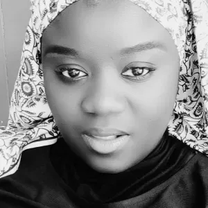 Garde d'enfants , ménage , cuisine, linge repassage etc. 