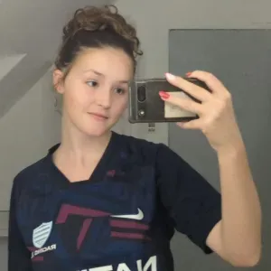 Baby sitter expérimentée et pleine d énergie 