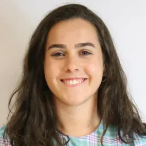 Babysitter com experiência com bebes e crianças