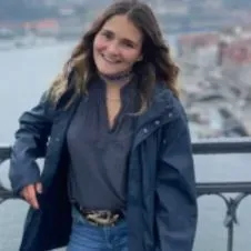 Hola, mi nombre es Ana