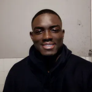 Homme de menage responsable désireux de servire.