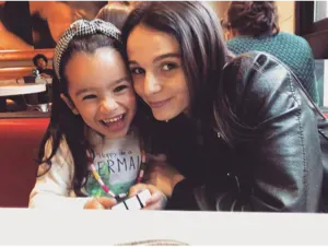 Nounou de 27 ans très câline .