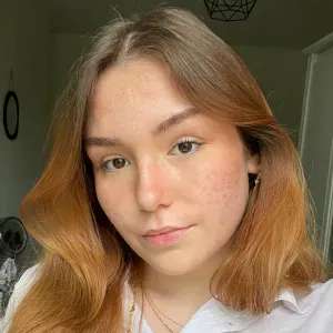 Étudiante en droit pour aide aux devoirs