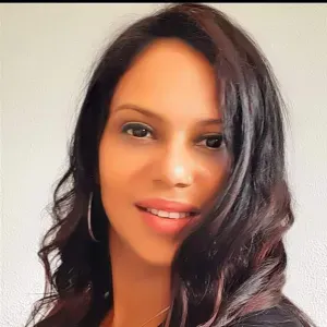 Acompanho idosos  e limpezas em casas