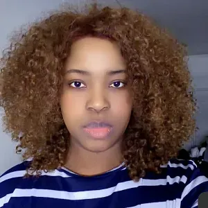 Governanta responsável em todos os cuidados da casa