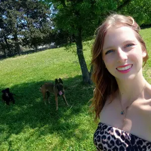 Une amoureuses des chiens  Sur Fréjus 