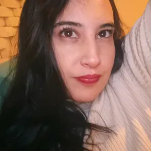 Niñera colombiana con experiencia en Francia 