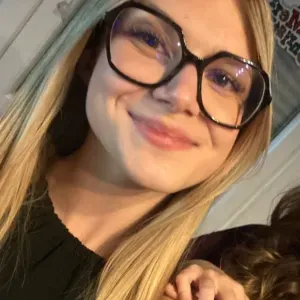 Baby-sitter motivée et expérimente des bébés !