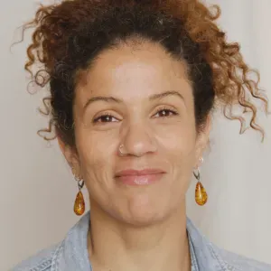Nounou  Nanny, bilingue, à Paris
