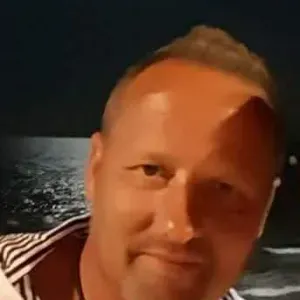 Homme de ménage sympathique et a votre écoute 