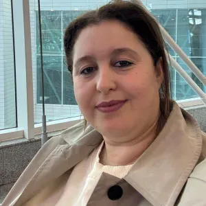 Femme de ménage sérieuse – Plusieurs années d'expérience