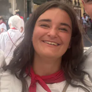 Baby sitter motivée à ADE 65100 