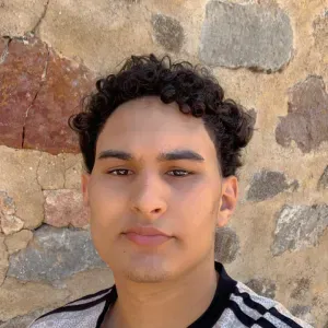 Homme de ménage  pour nettoyage intérieur et extérieur