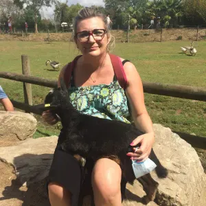 Maman de 3  grands enfants et de 2 chats et avant de chiens