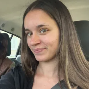 Baby-sitter expérimentée et fiable à Tours