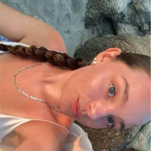 Baby-sitter expérimentée proche de Noves! 