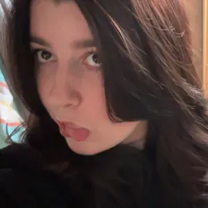 Baby-sitter expérimentée, toujours prête à aider !