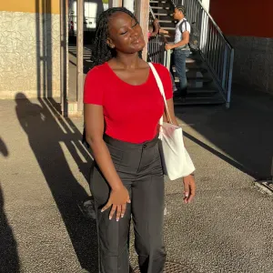 Baby-sitter expérimentée à Remire Mont-Joly 