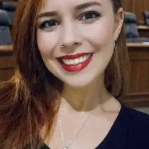 Assistente domiciliare per anziani responsabile e affidabile