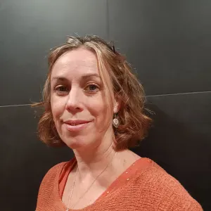 Dde ménage courant : poussière/sol + sanitaires et cuisine 