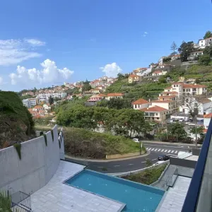 Procura-se empregada doméstica de confiança