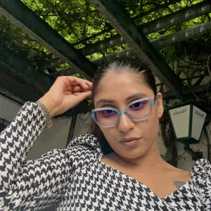 Experienced babysitter in Paris. 